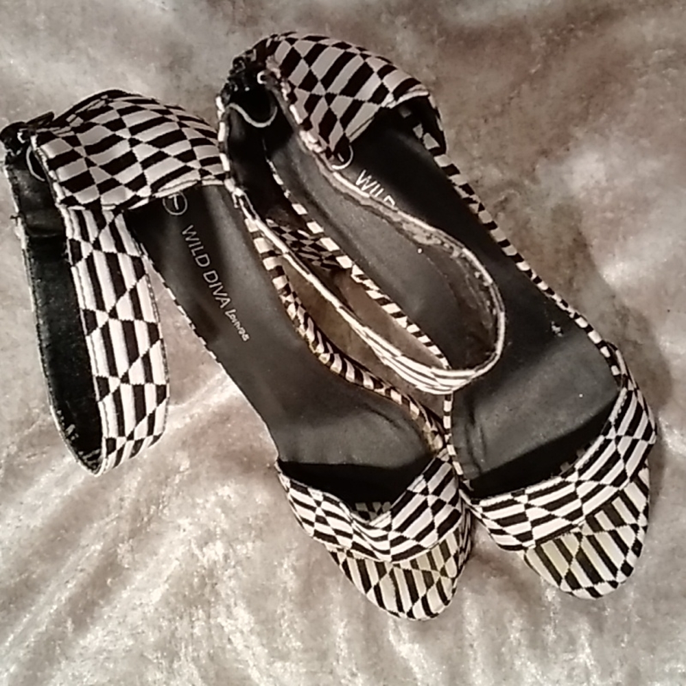Ladies Heels - Picture 3 of 4